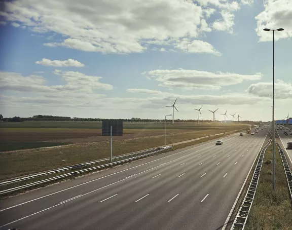 Freeway cars wind energy