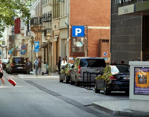 Street view of the shopping street 'Boulevard de Waterloo' in Brussels