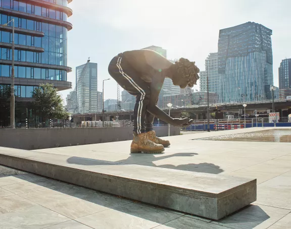 Rechtbank Amsterdam Court Statue Zuidas city view