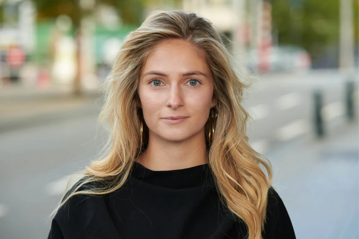 June Van Hool Stibbe