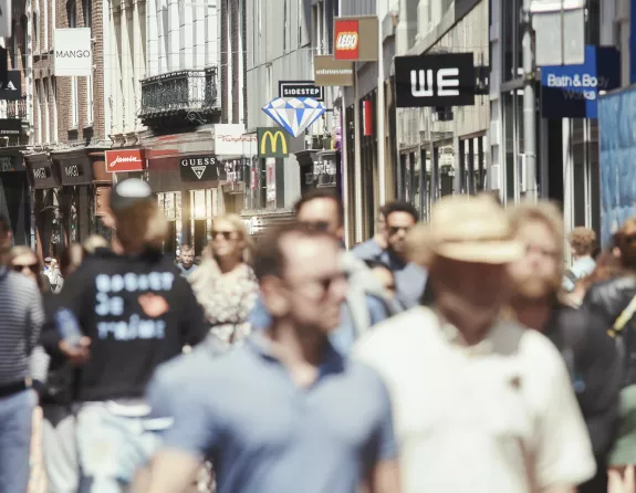 High street shoppers Amsterdam