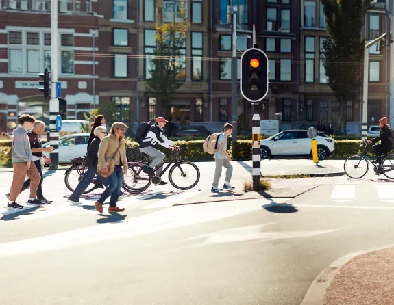 Diversity: Fietsers en voetgangers op straat